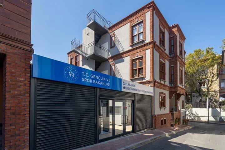 Akademi Kişi Tələbə Yurdları dormitory