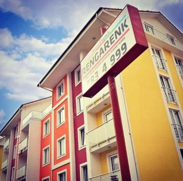 Yoshlar va sport vazirligi Xususiy Rengarenk Oliy o'quv yurti Erkak talabalari yotoqxonas dormitory