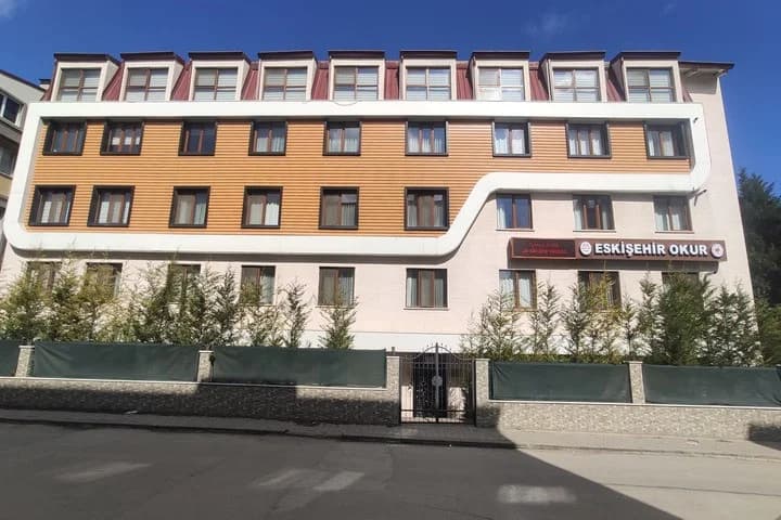 Chuo cha Utamaduni na Elimu cha Osmangazi Kiekede Kiume dormitory