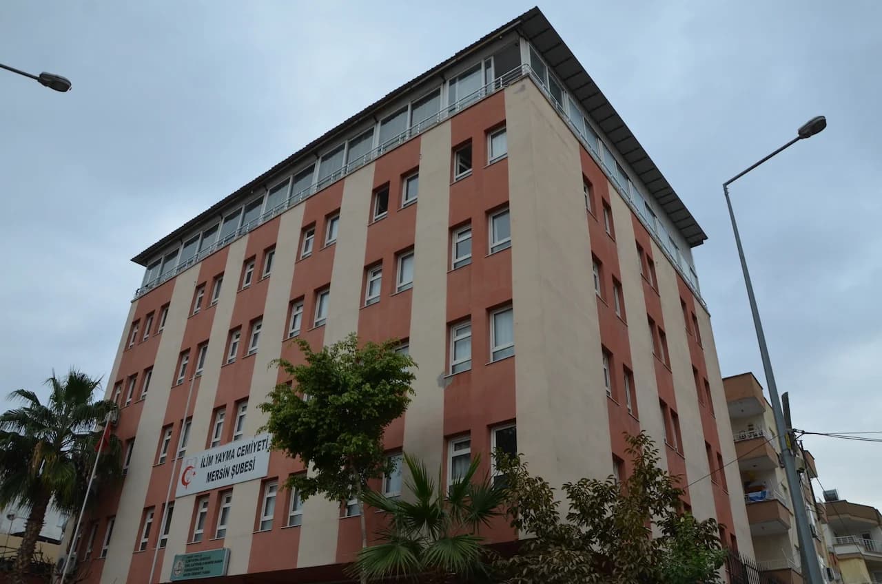 Дормитория за мъже на висше образование "Катипоглу Мунисе Ханъм" dormitory