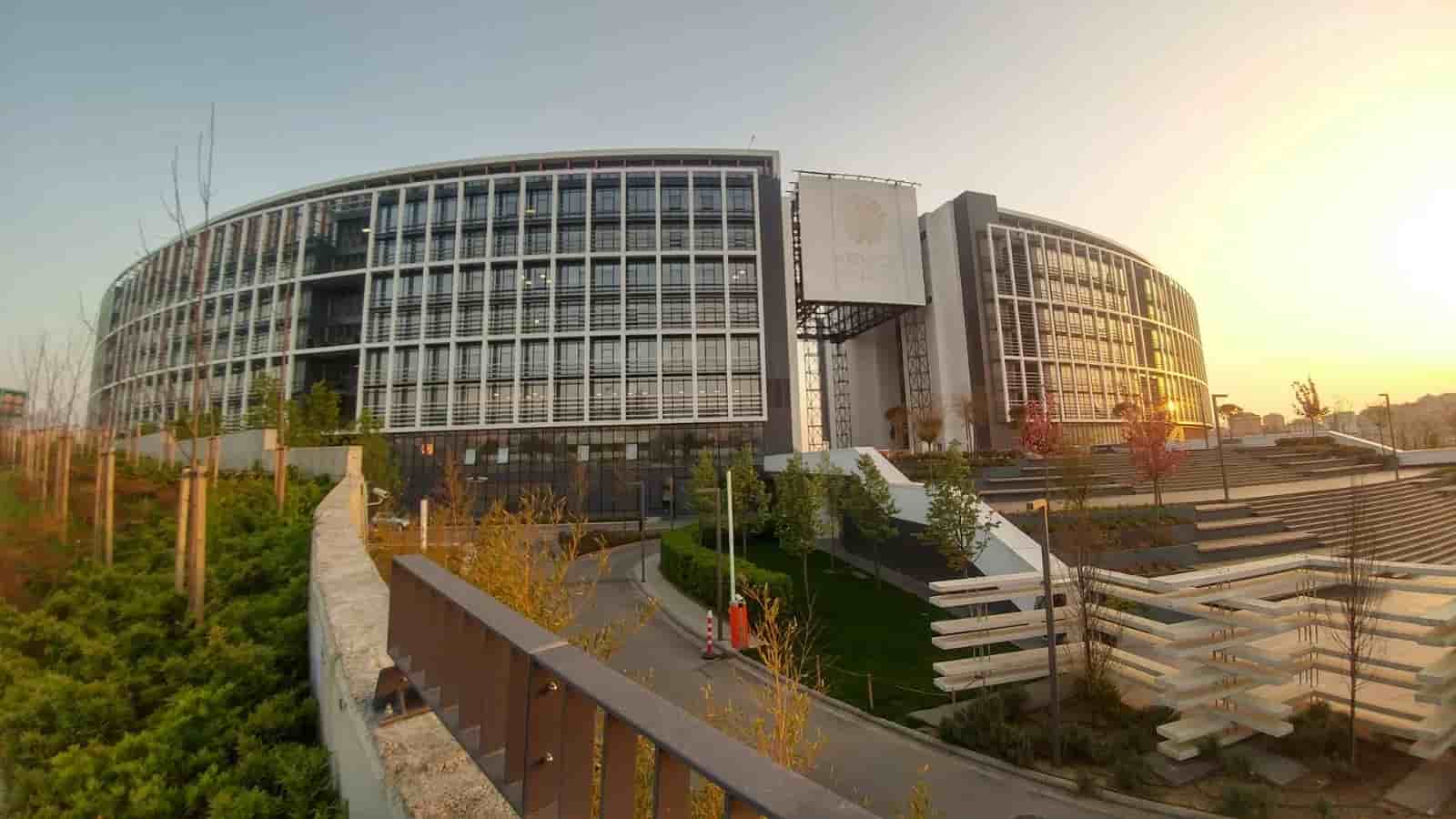 University view of Chuo Kikuu cha Istanbul Medipol