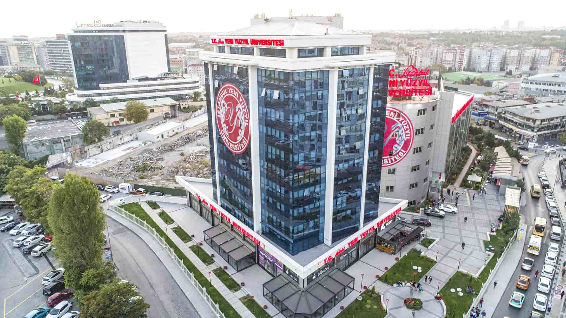 University view of Chuo Kikuu cha Istanbul Yeni Yuzyil