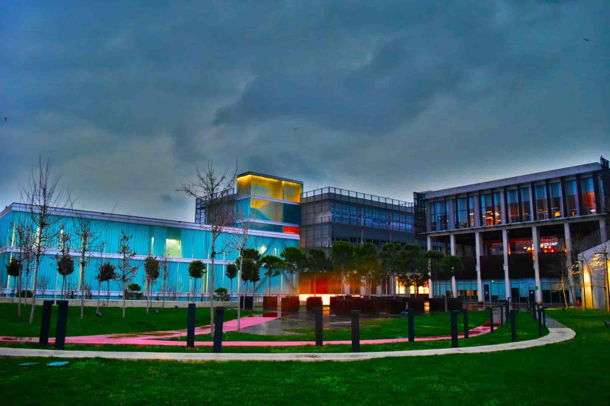 University view of Chuo Kikuu cha Piri Reis