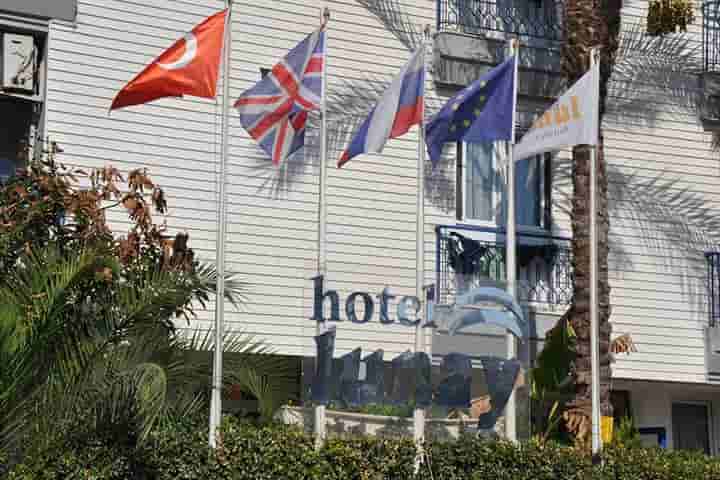 Хотел за Мъже Студенти Луней dormitory