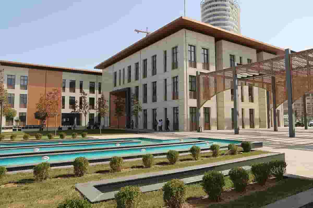 İstanbul Medeniyet Üniversitesi