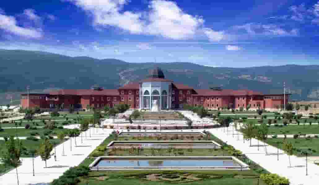 Kütahya Dumlupınar Universiteti