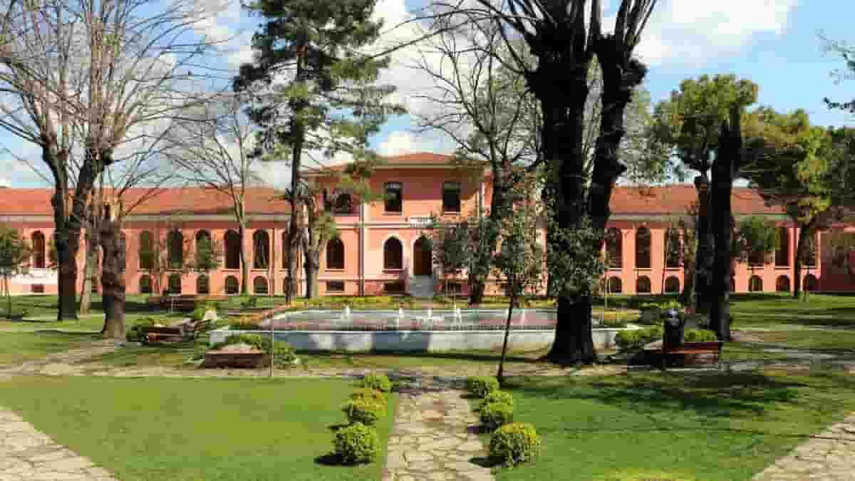 Jaamacadda Bezmialem