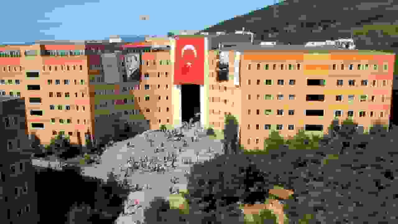 Йедитепе Университети