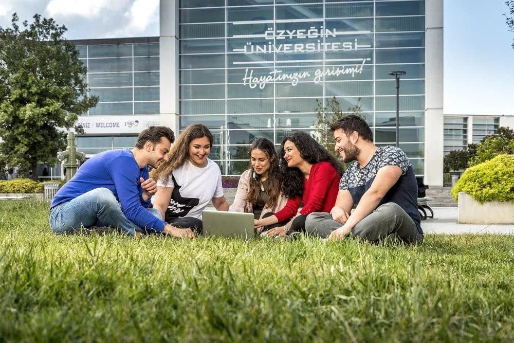 Топ 20 Университетов Турции: Международная Среда, Студенческая Жизнь